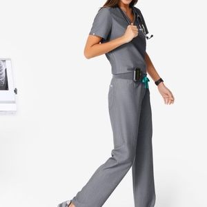 Figs gray scrub set